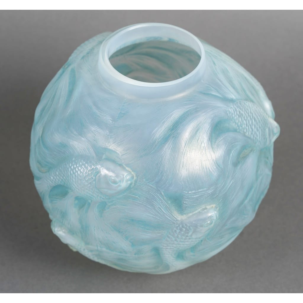 Vase « Formose » verre opalescent patiné bleu de René LALIQUE 4