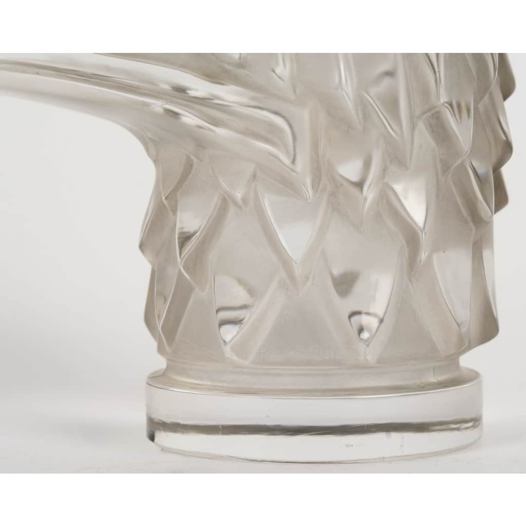 Mascotte Automobile « Tête d&rsquo;Aigle » verre blanc patiné gris de René LALIQUE 6
