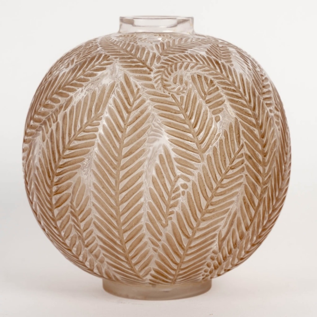 Vase « Palmes » verre blanc patiné sépia de René LALIQUE 3