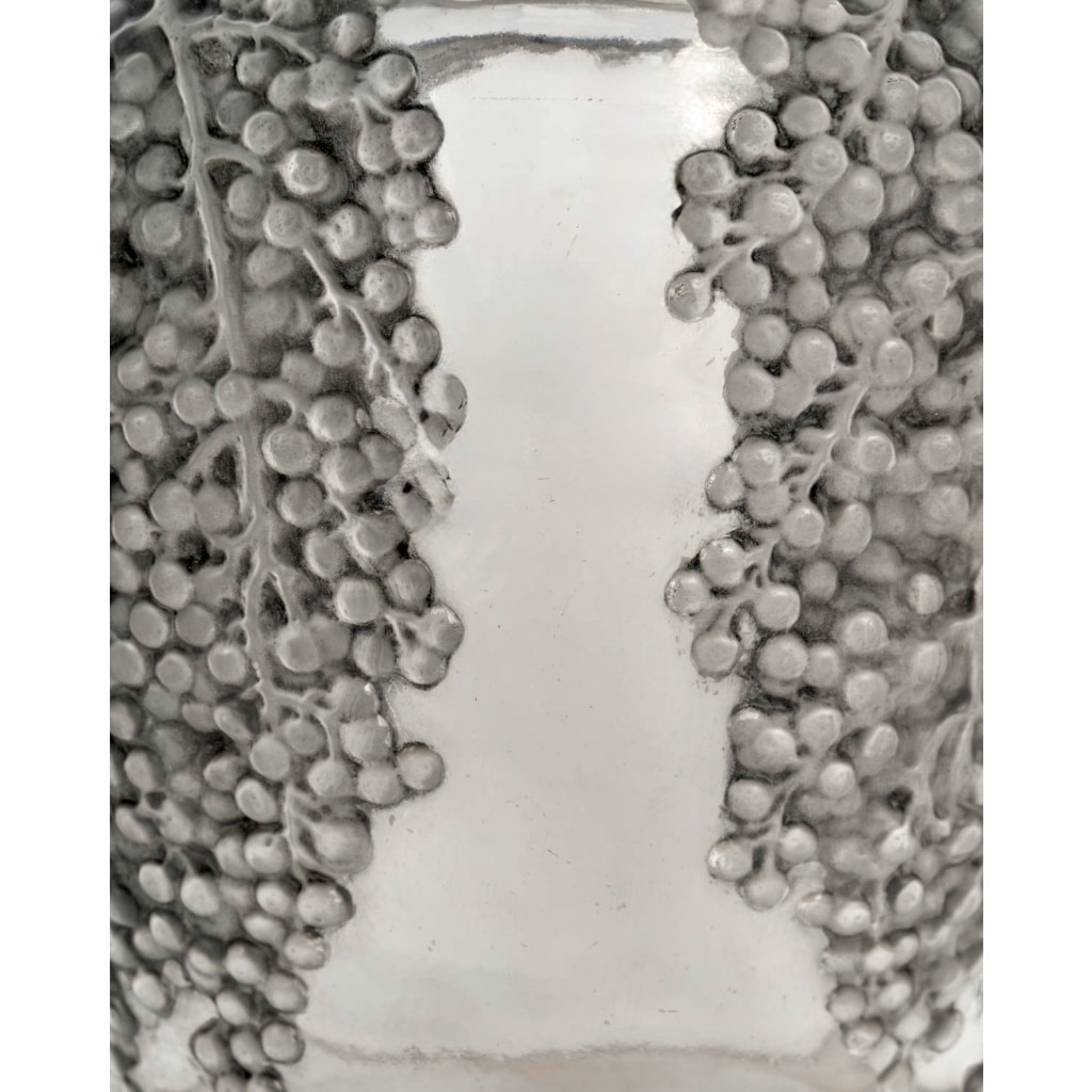 Vase « Poivre » verre blanc patiné gris de René LALIQUE 6