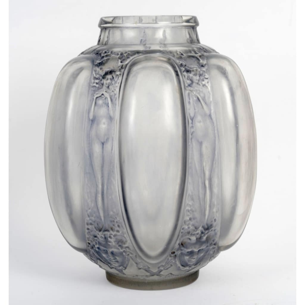 Vase « Six Figurines et Masques » verre blanc patiné bleu de René LALIQUE 6