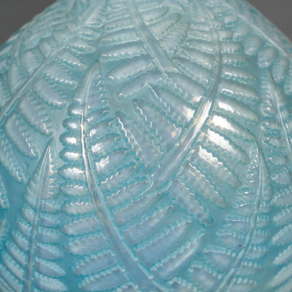 Vase « Espalion » verre opalescent patiné bleu de René LALIQUE 5