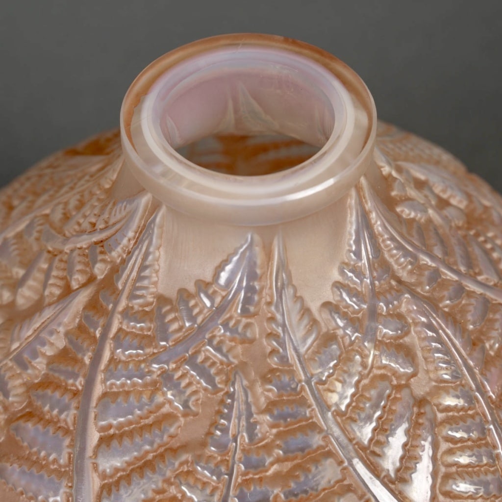 Vase « Espalion » verre opalescent patiné rose sépia de René LALIQUE 6