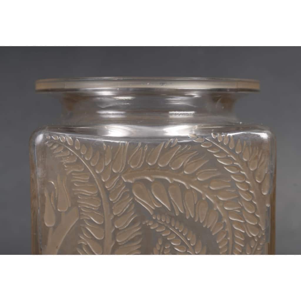 René LALIQUE – Vase carré « Myrrhis » 1926 5