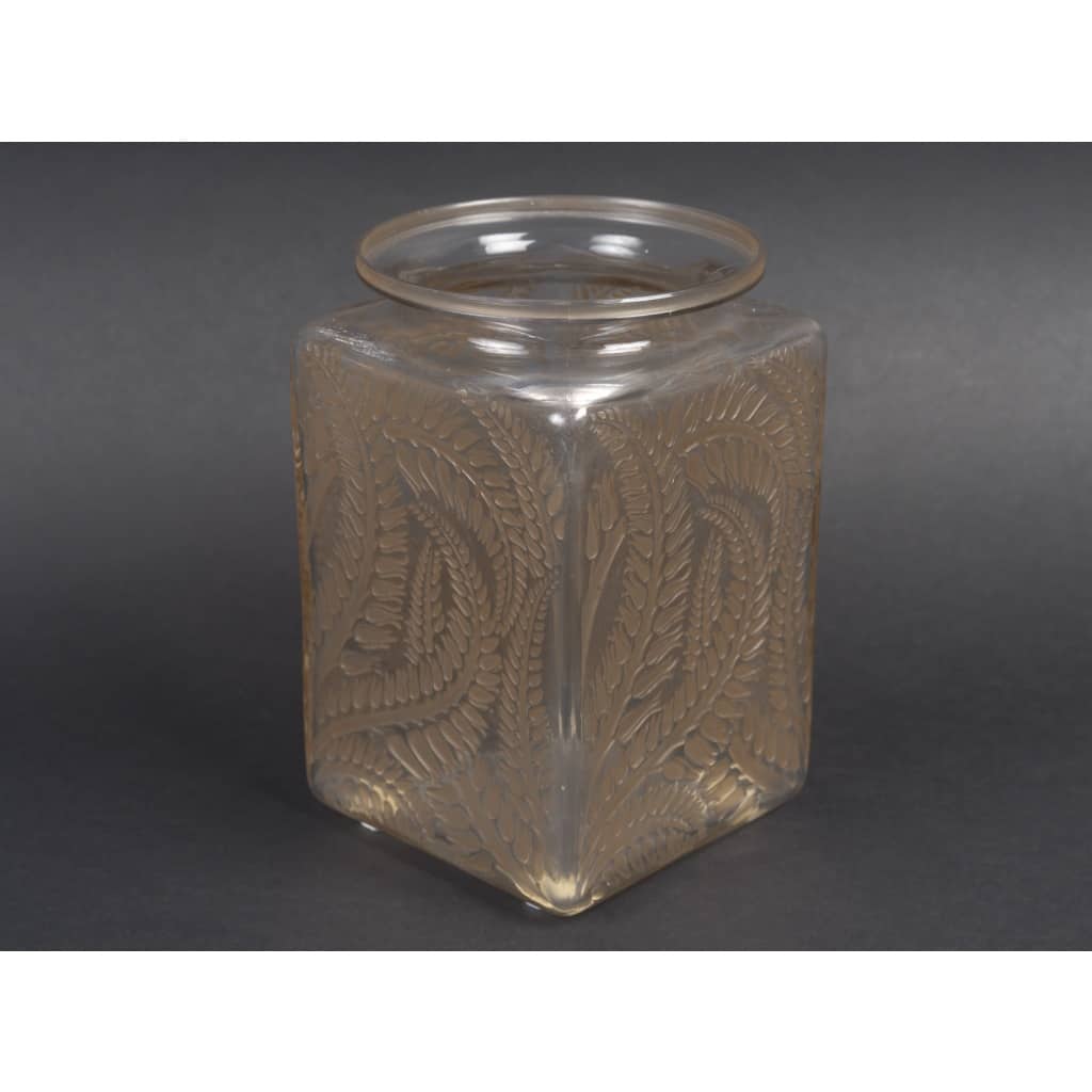 René LALIQUE – Vase carré « Myrrhis » 1926 6