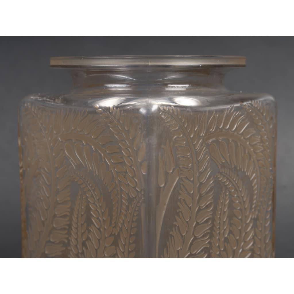 René LALIQUE – Vase carré « Myrrhis » 1926 9