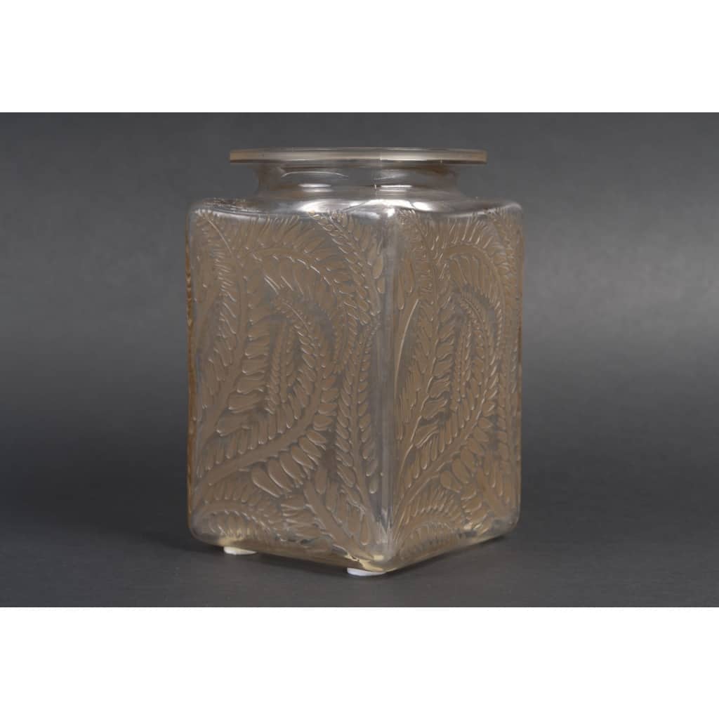René LALIQUE – Vase carré « Myrrhis » 1926 16