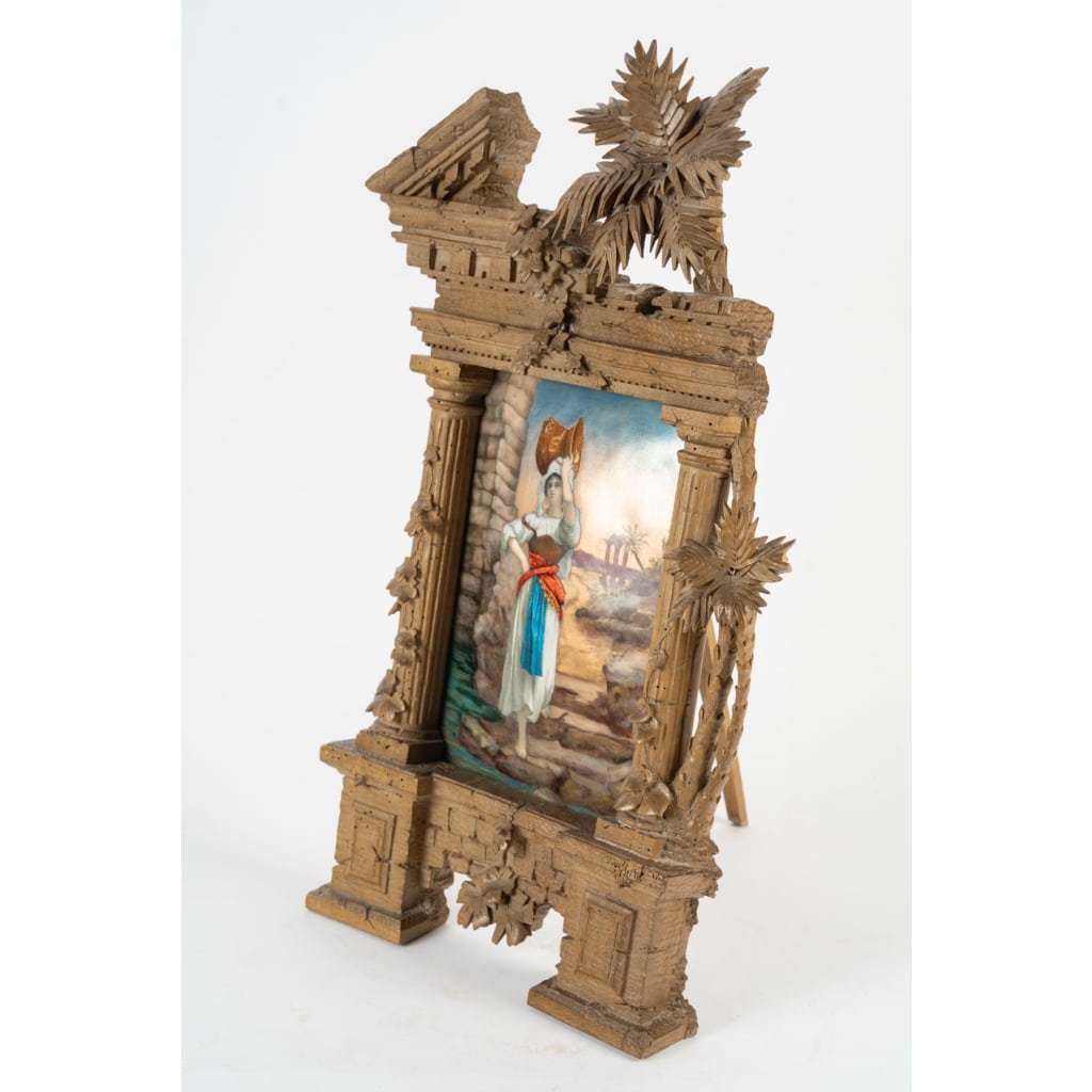 La Porteuse d’Eau, Plaque en émail encadrée, circa 1900 3 La Porteuse d’Eau, Plaque en émail encadrée, circa 1900 3