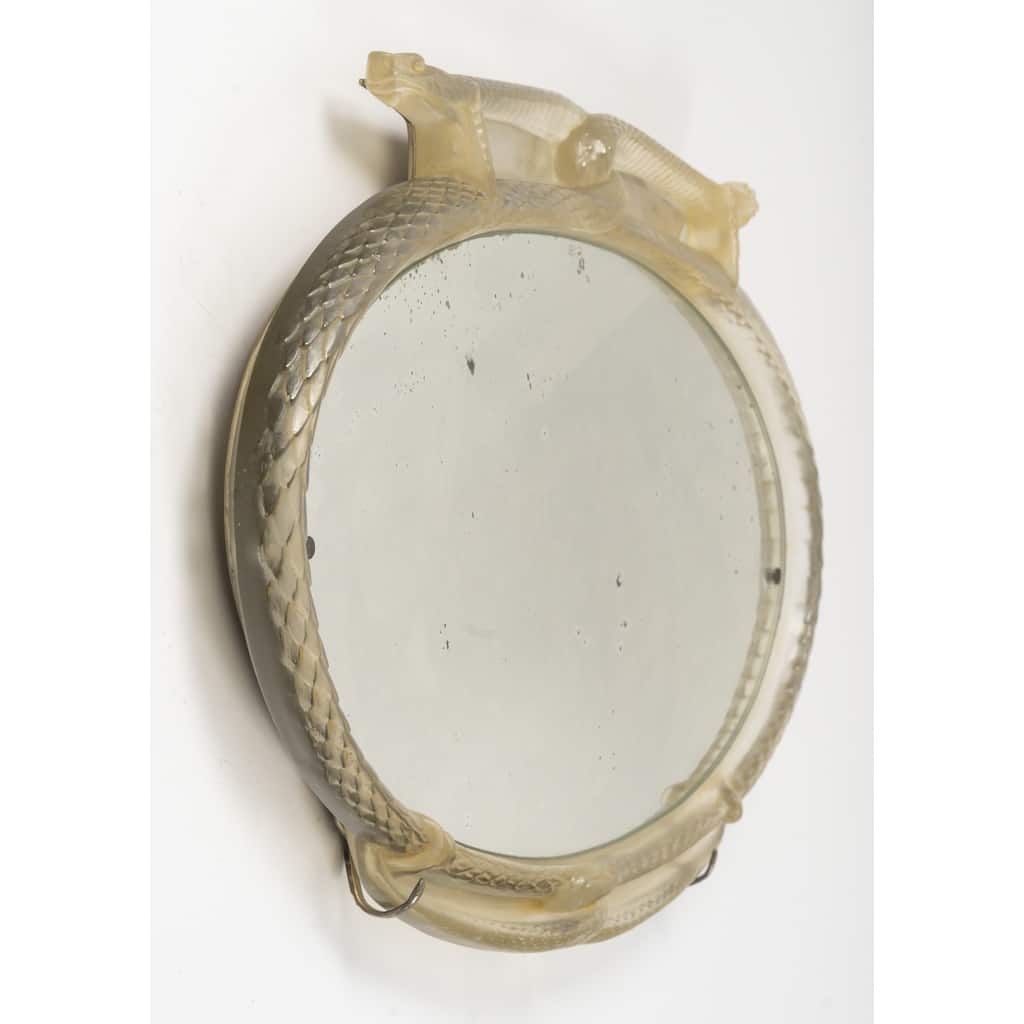 Miroir « Deux Serpents » verre blanc patiné sépia de René LALIQUE 3