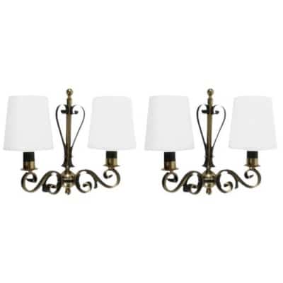 1970 Paire d’appliques murales en fer forgé et laiton Maison Roche 1970 Paire d’appliques murales en fer forgé et laiton Maison Roche