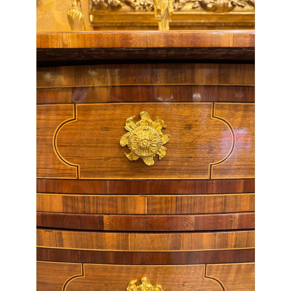 Commode Mazarine du Dauphiné, époque Louis XIV vers 1700 7 Commode Mazarine du Dauphiné, époque Louis XIV vers 1700 7