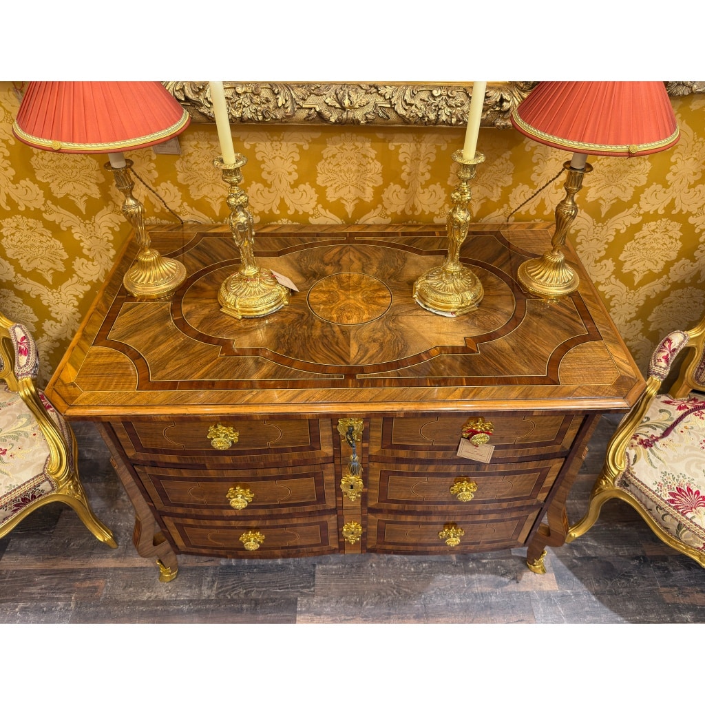 Commode Mazarine du Dauphiné, époque Louis XIV vers 1700 5 Commode Mazarine du Dauphiné, époque Louis XIV vers 1700 5