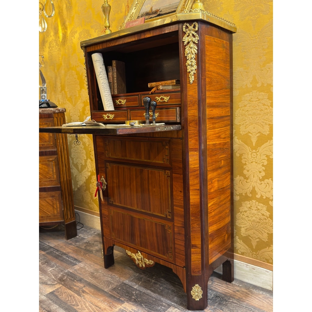 Secrétaire en bois de Rose et Amarante Époque Louis XVI vers 1780 13 Secrétaire en bois de Rose et Amarante Époque Louis XVI vers 1780 13