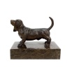 Sculpture en bronze représentant un chien anglais, socle en marbre 13 Sculpture en bronze représentant un chien anglais, socle en marbre 13