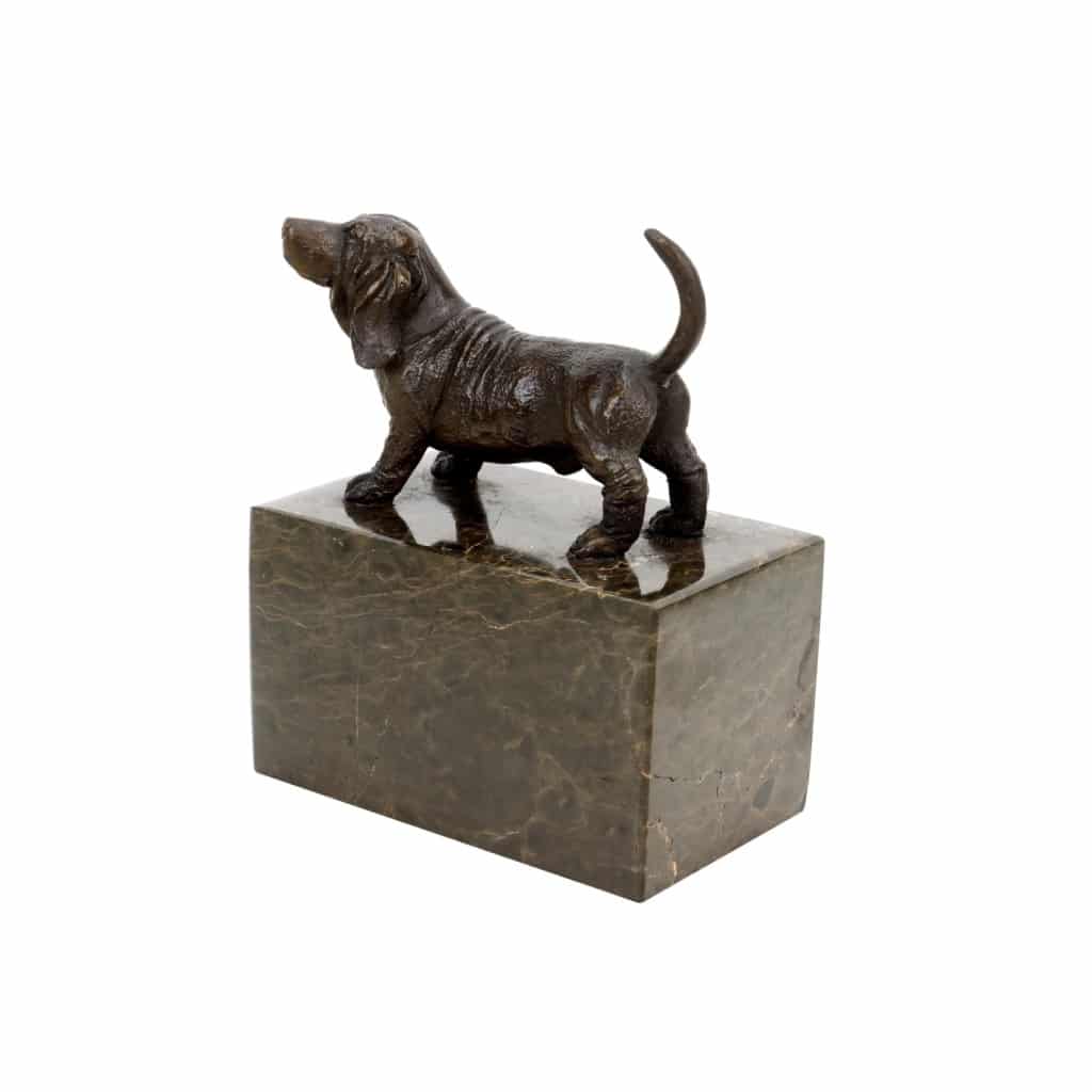 Sculpture en bronze représentant un chien anglais, socle en marbre 8 Sculpture en bronze représentant un chien anglais, socle en marbre 8