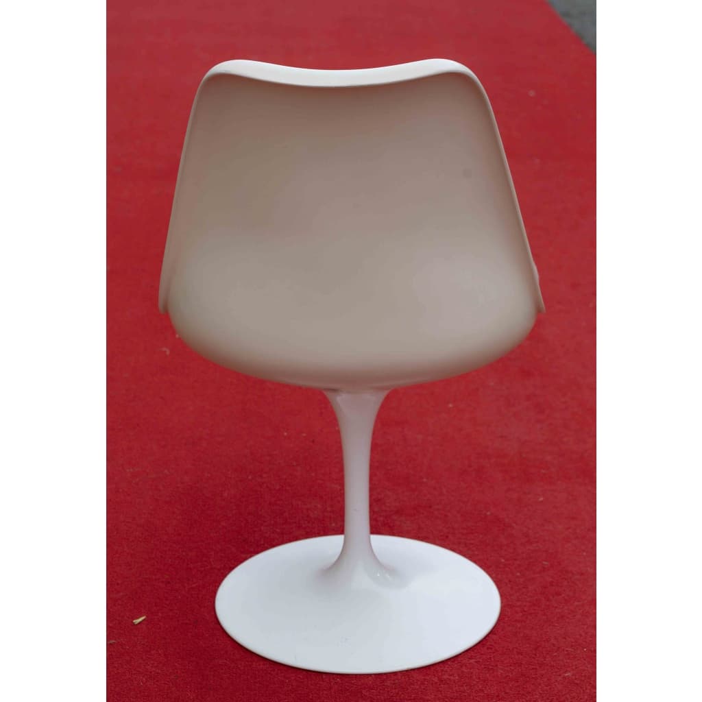 Eero SAARINEN (1910-1961) & KNOLL INTERNATIONAL (éditeur) 6 chaises pivotantes 3