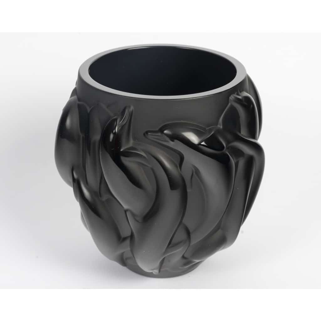Maison Lalique France, Vase aux Dauphins, noir et numéroté. Edition limitée. 3