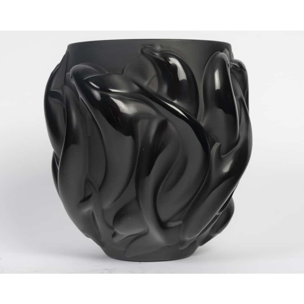 Maison Lalique France, Vase aux Dauphins, noir et numéroté. Edition limitée. 2