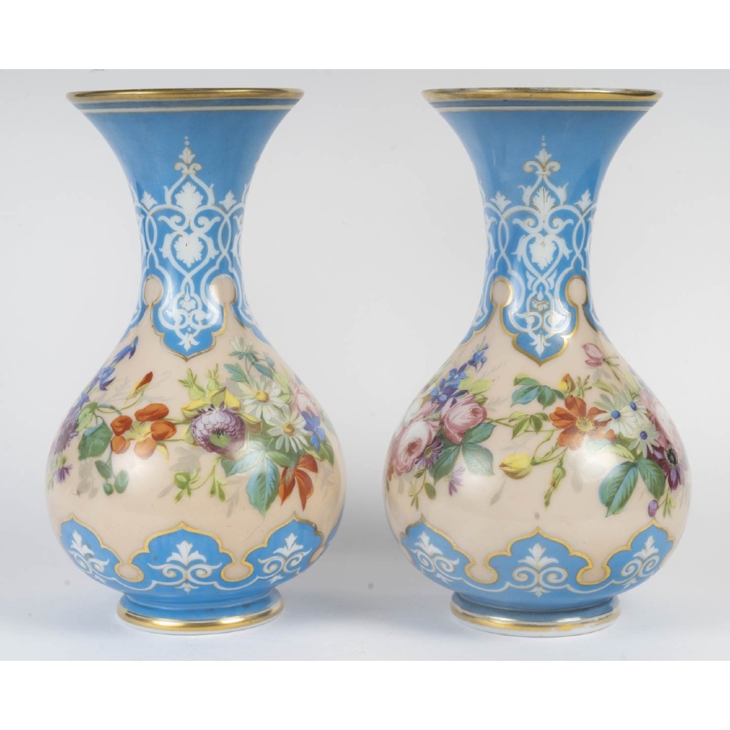 Paire de vases en opaline bleu céleste – XIXe siècle 2