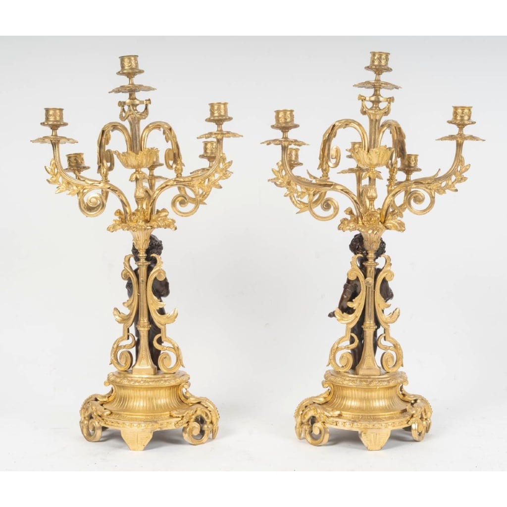 Garniture de cheminée en bronze patiné et doré, pendule et candélabres, XIXᵉ siècle, style Louis XV – Napoléon III 8