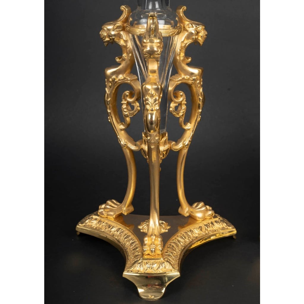 Garniture en cristal gravé et bronze doré, coupe et cornets, style Napoléon III, fin XIXᵉ siècle 7 Garniture en cristal gravé et bronze doré, coupe et cornets, style Napoléon III, fin XIXᵉ siècle 7