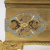 Un coffret en bronze doré et émail cloisonné, circa 1880 21