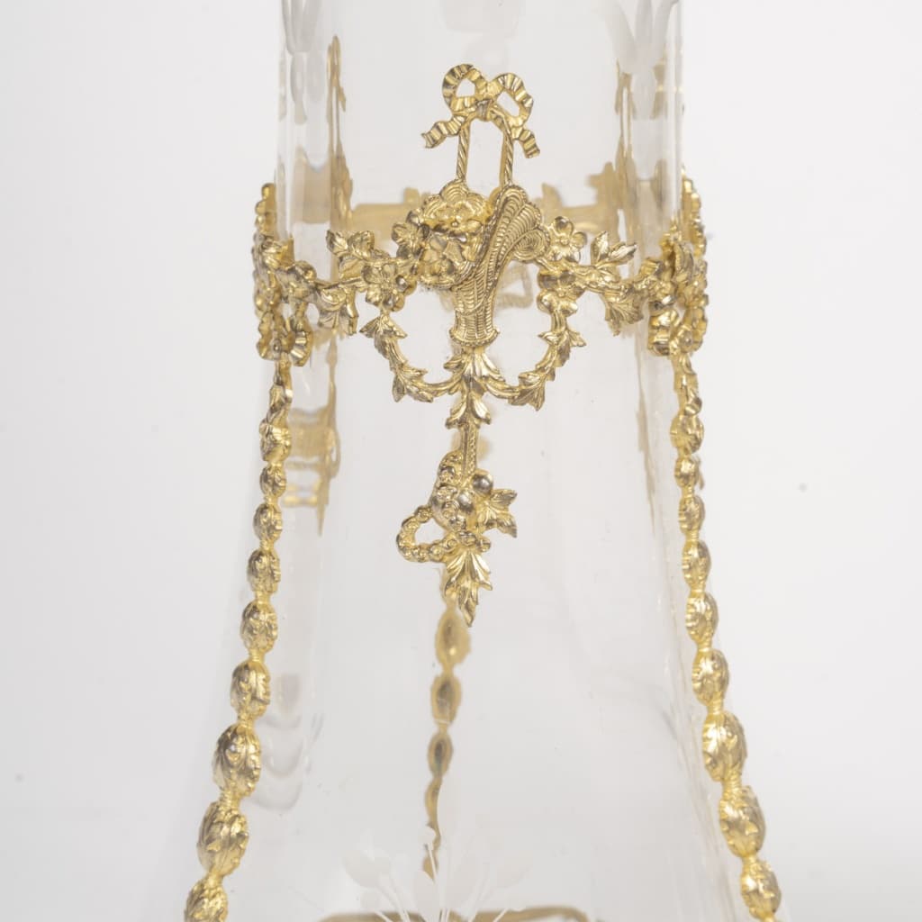 Une paire de vases en cristal et bronze doré, fin XIXème siècle 8