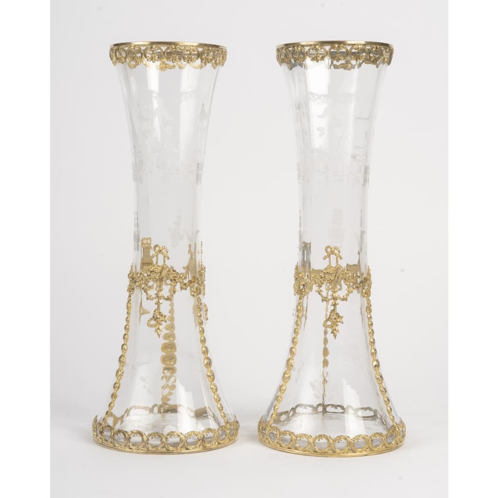 Une paire de vases en cristal et bronze doré, fin XIXème siècle 5