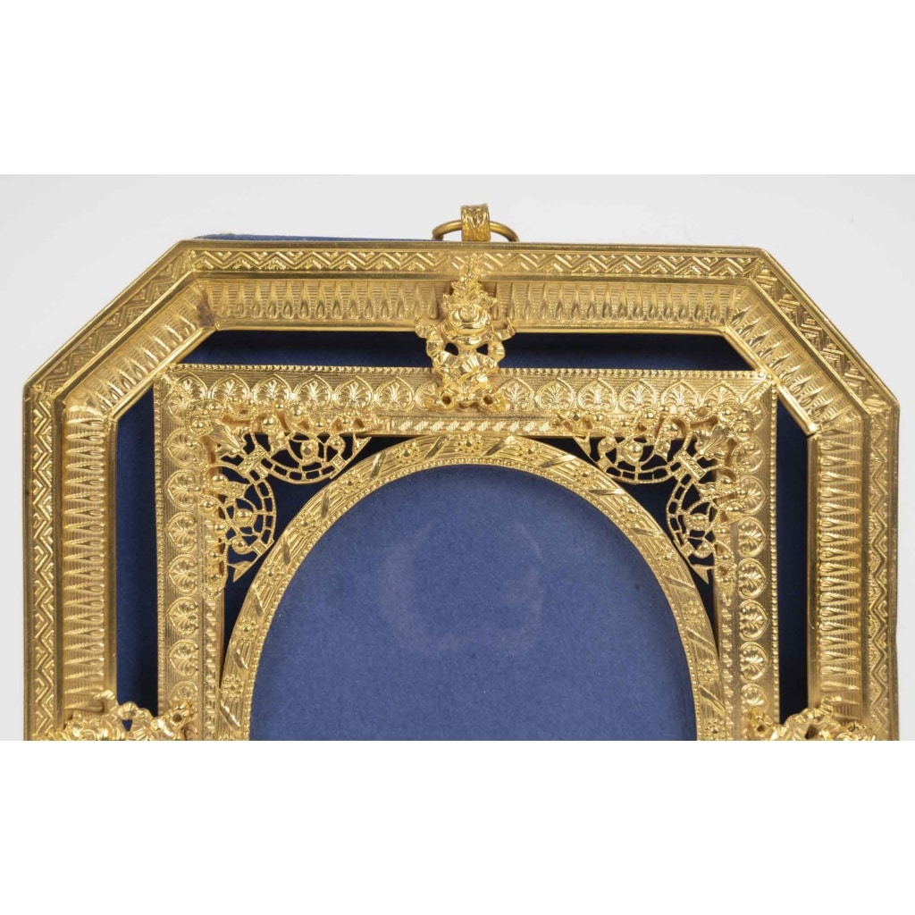 Une paire de cadres photos en bronze doré, fin XIXème siècle 8