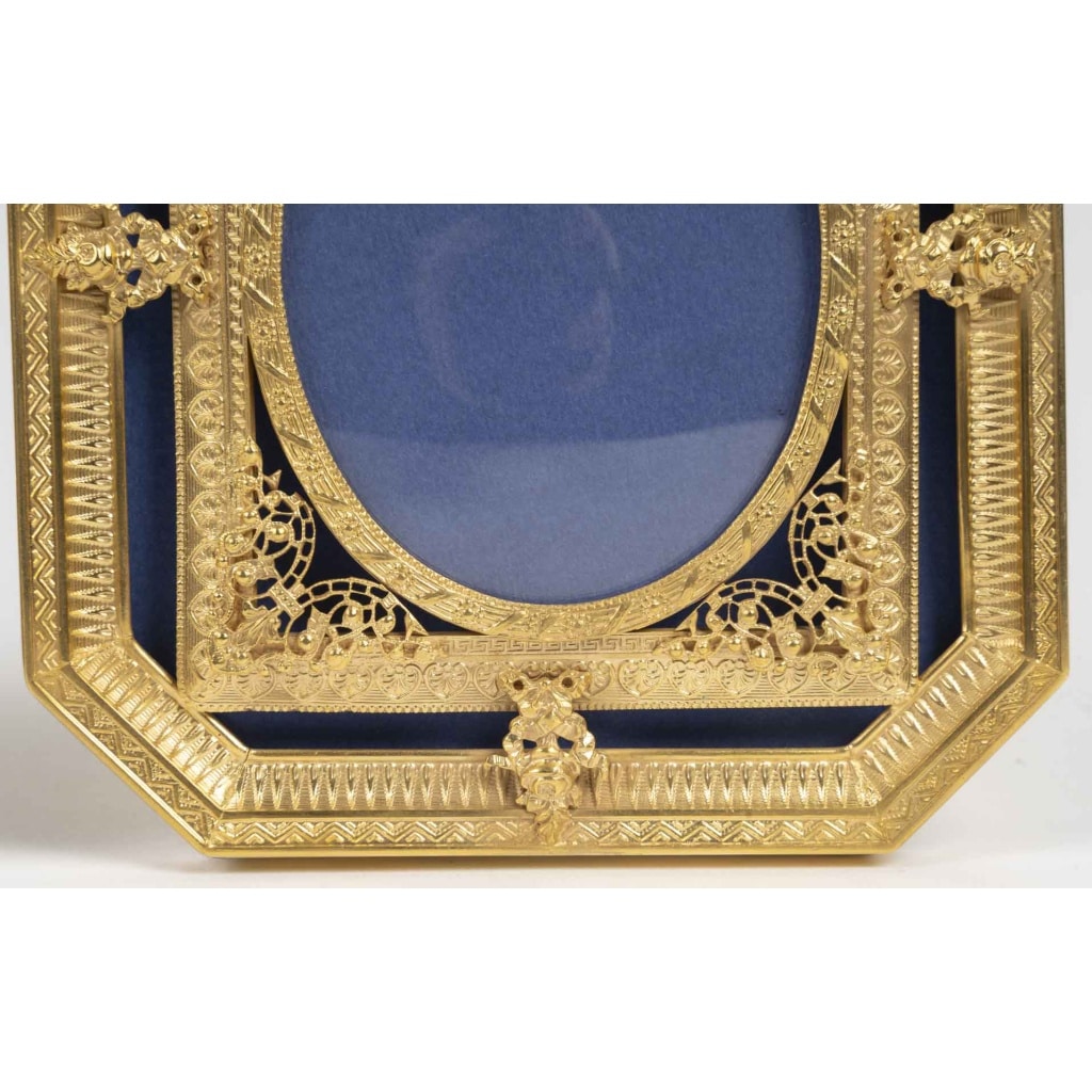 Une paire de cadres photos en bronze doré, fin XIXème siècle 7