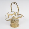 Un panier en cristal et ornementation en bronze doré, fin XIXème siècle 10