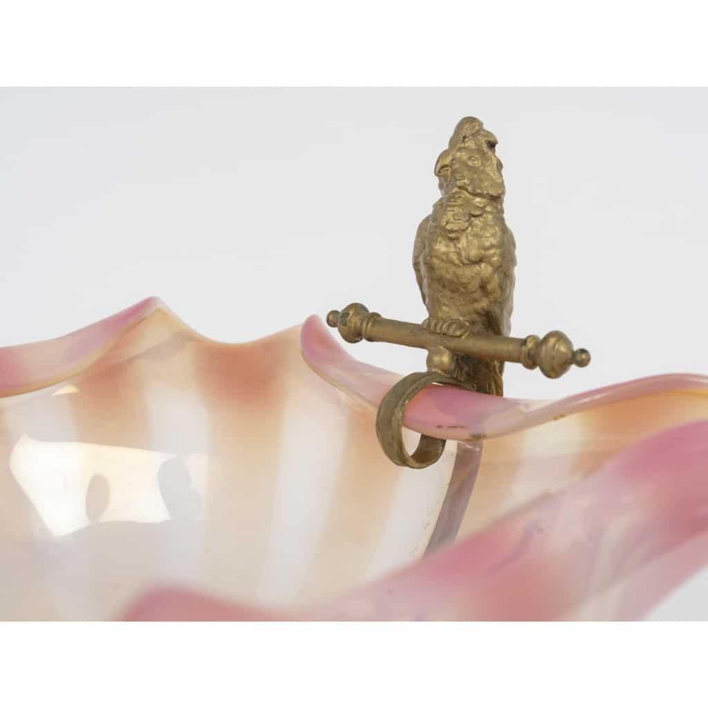 Une coupe en opaline rose et bronze doré, fin XIXème siècle 6