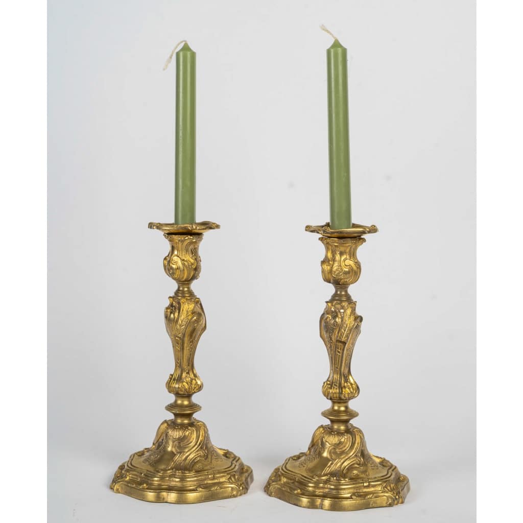 Paire de flambeaux en bronze doré style Rocaille, Palais Ducal de Nevers vers 1800-1820 11