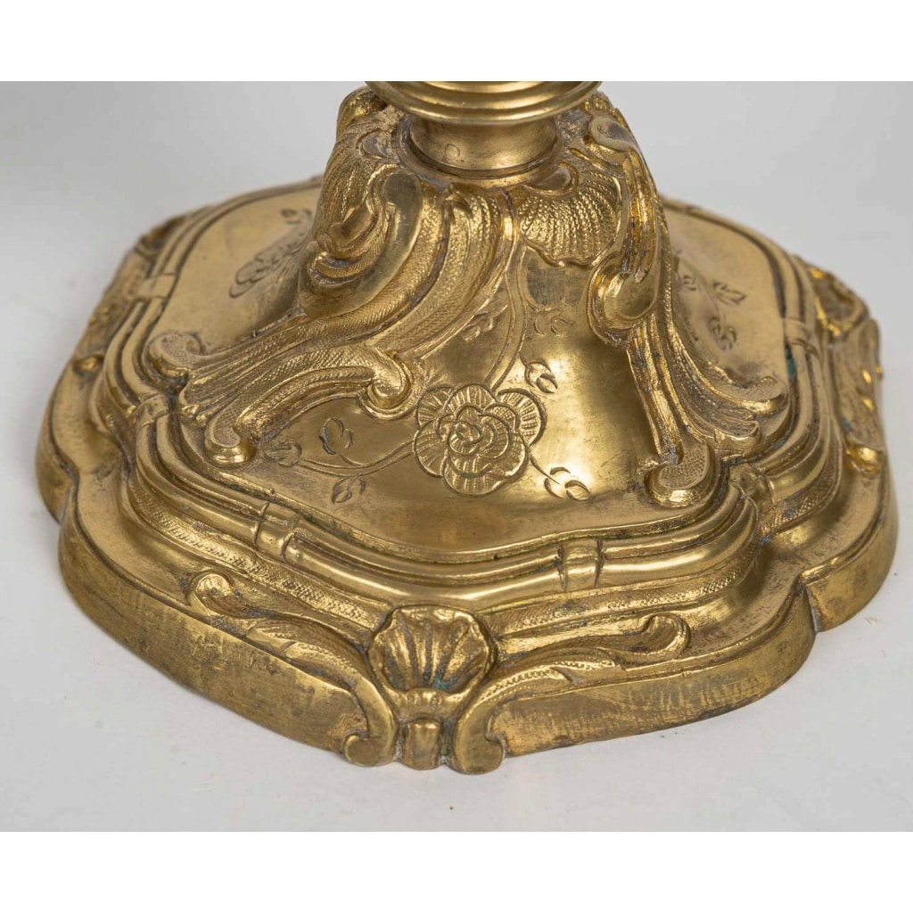 Paire de flambeaux en bronze doré style Rocaille, Palais Ducal de Nevers vers 1800-1820 8
