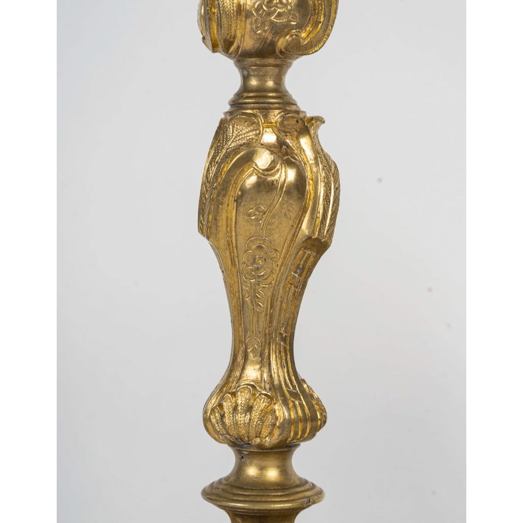 Paire de flambeaux en bronze doré style Rocaille, Palais Ducal de Nevers vers 1800-1820 6