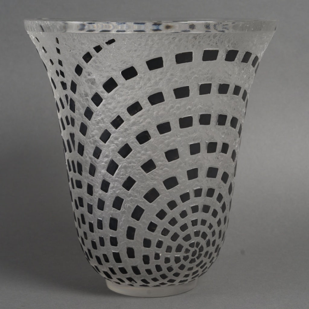 René LALIQUE (1860 -1945) – Vase « Damiers » créé en 1935 2
