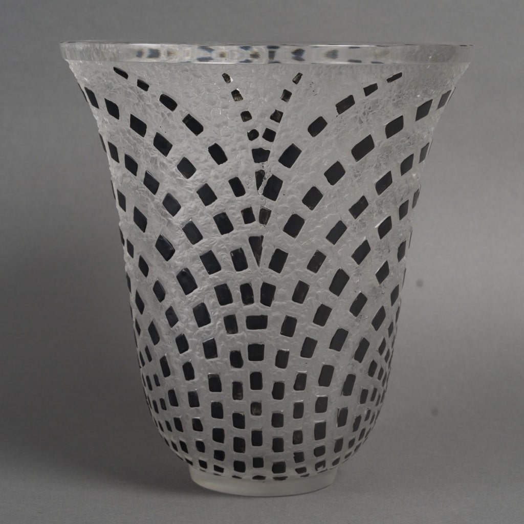 René LALIQUE (1860 -1945) – Vase « Damiers » créé en 1935 6