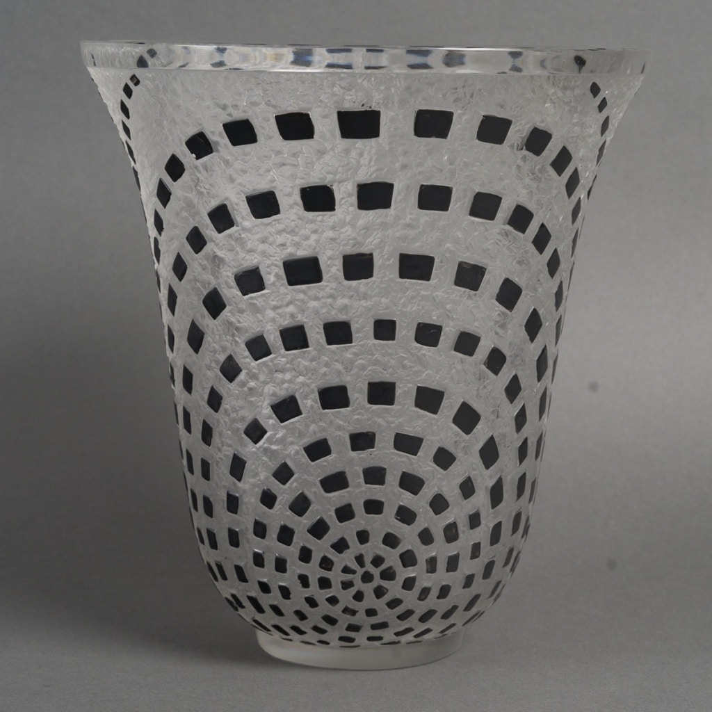 René LALIQUE (1860 -1945) – Vase « Damiers » créé en 1935 8