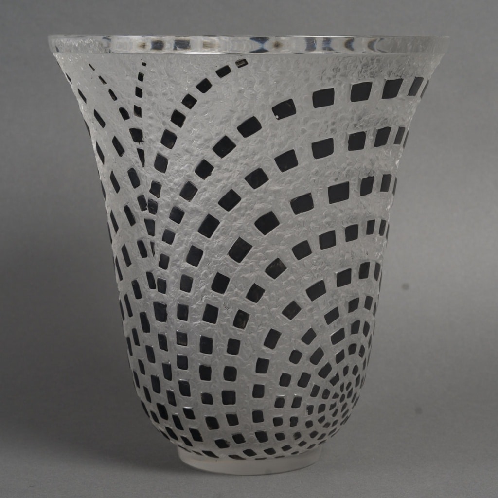 René LALIQUE (1860 -1945) – Vase « Damiers » créé en 1935 9