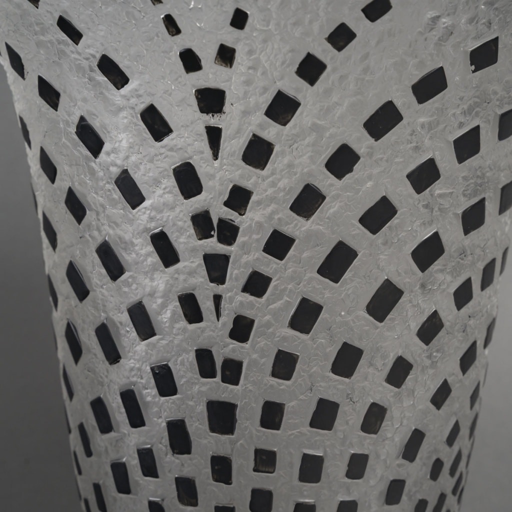 René LALIQUE (1860 -1945) – Vase « Damiers » créé en 1935 12