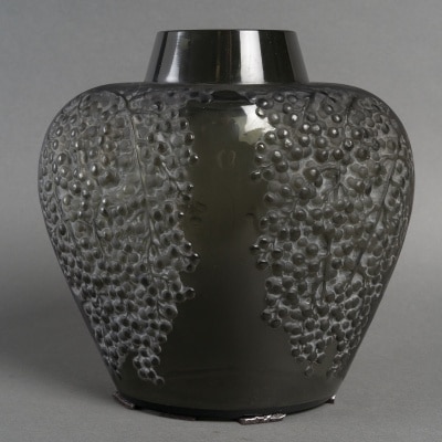 René LALIQUE (1860 – 1945) Vase « Poivrier » créé en 1921
