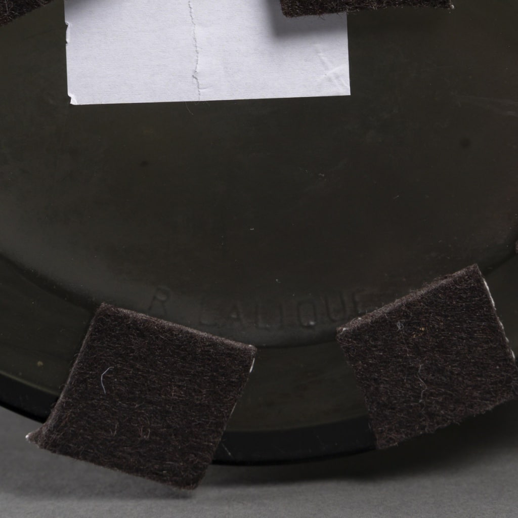 René LALIQUE (1860 – 1945) Vase « Poivrier » créé en 1921 11 René LALIQUE (1860 – 1945) Vase « Poivrier » créé en 1921 11