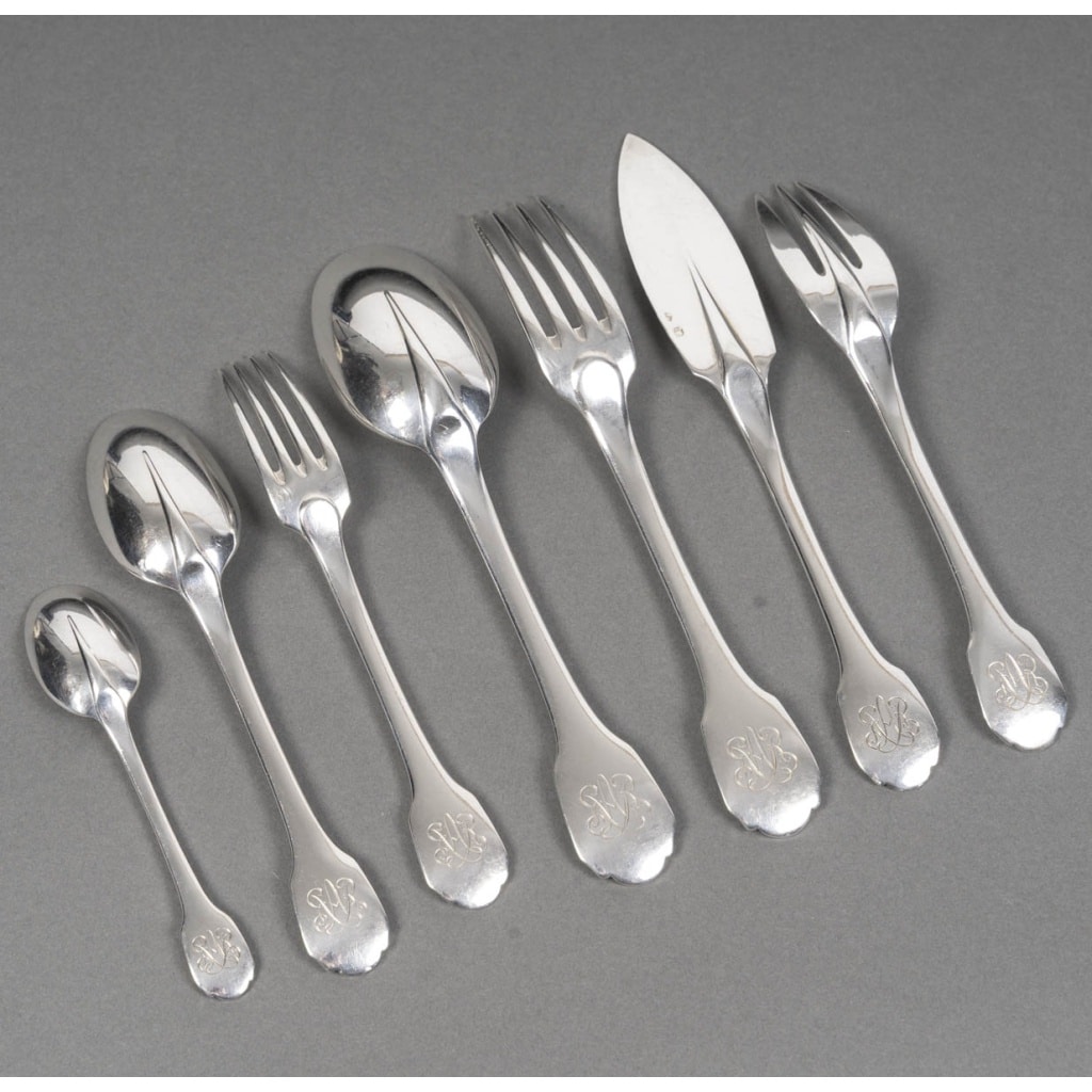 JEAN E. PUIFORCAT MENAGERE EN ARGENT MASSIF 106 PIECES MODELE COLBERT – EPOQUE 1930 10