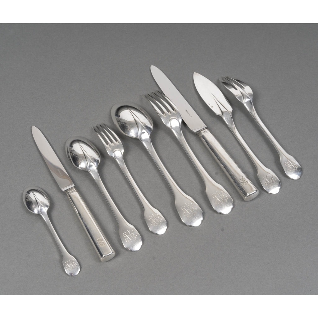 JEAN E. PUIFORCAT MENAGERE EN ARGENT MASSIF 106 PIECES MODELE COLBERT – EPOQUE 1930 15