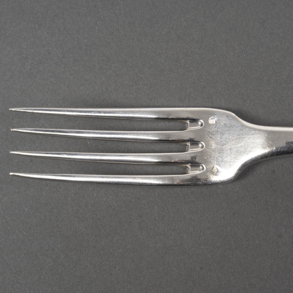 JEAN E. PUIFORCAT MENAGERE EN ARGENT MASSIF 106 PIECES MODELE COLBERT – EPOQUE 1930 20