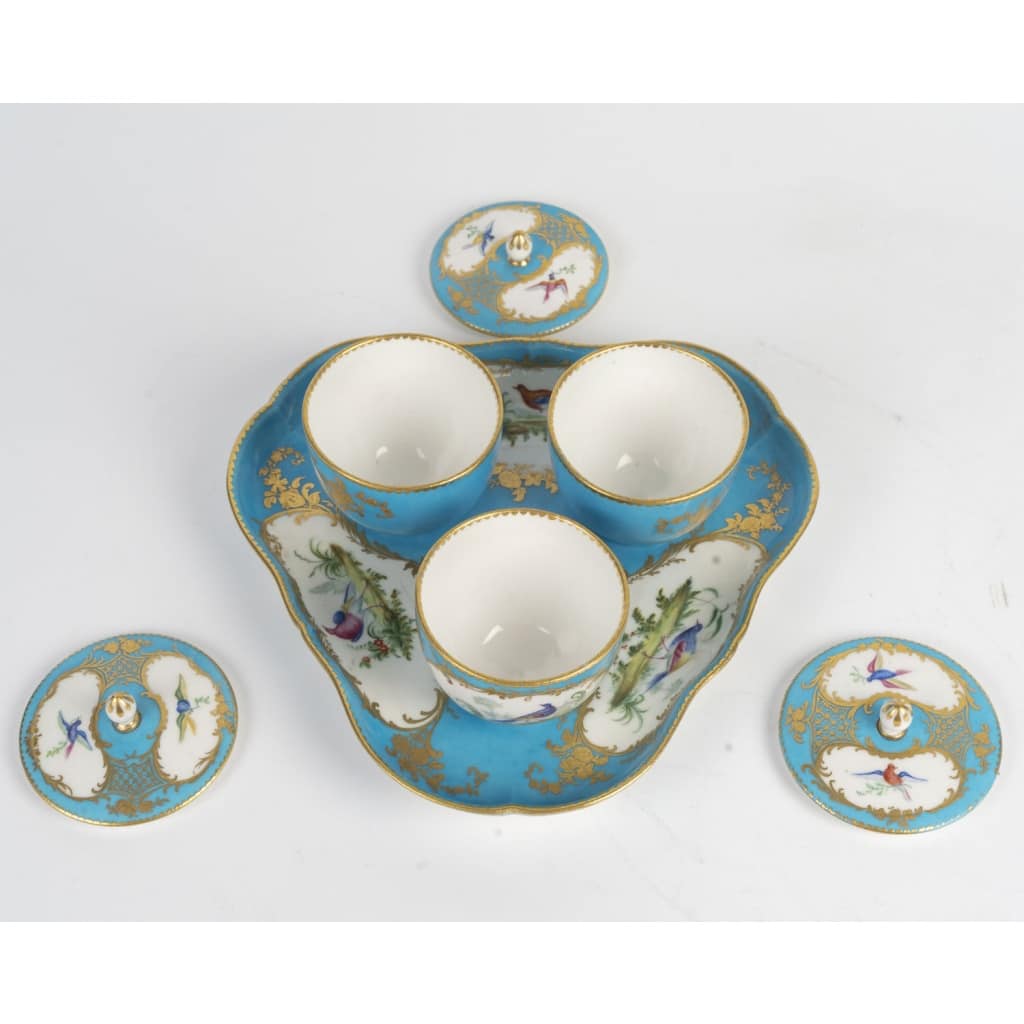 Un crémier en porcelaine de sèvres, époque XVIIIème siècle 7