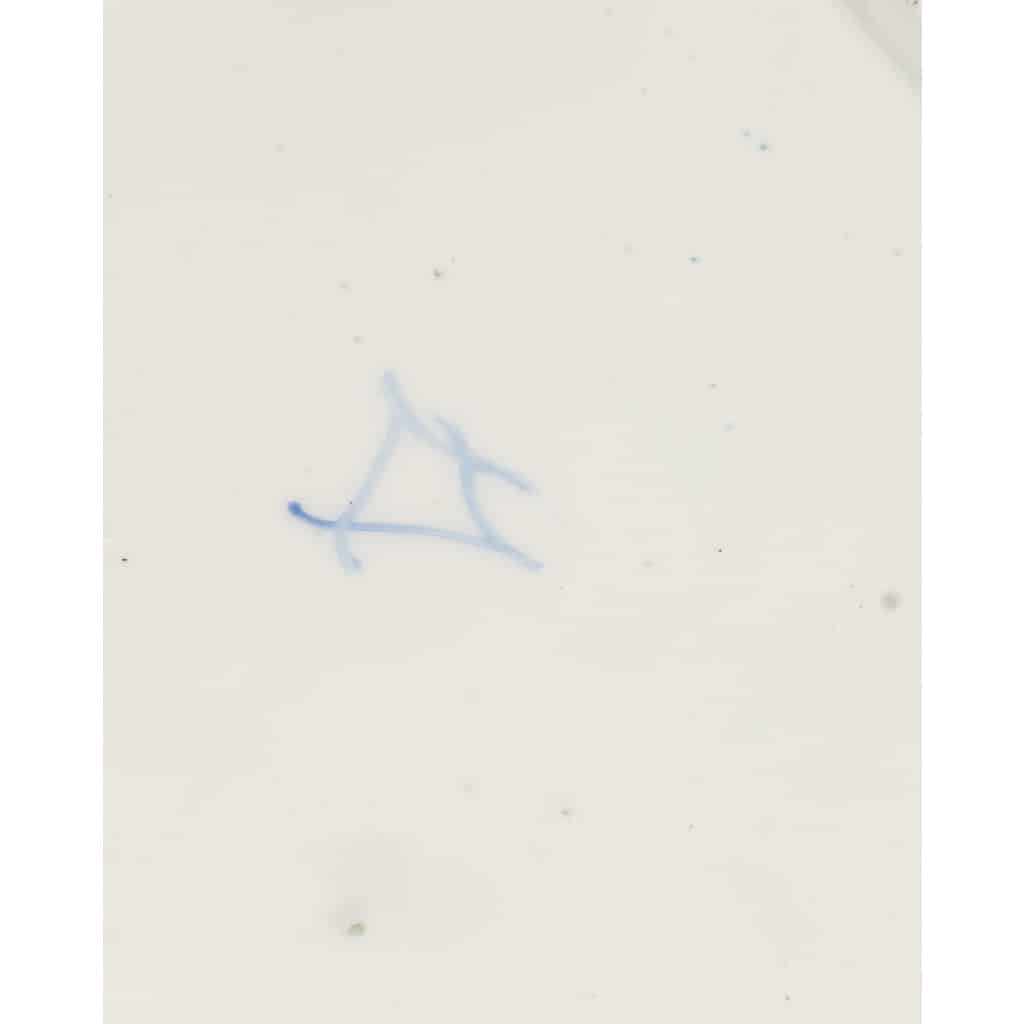 Un crémier en porcelaine de sèvres, époque XVIIIème siècle 4