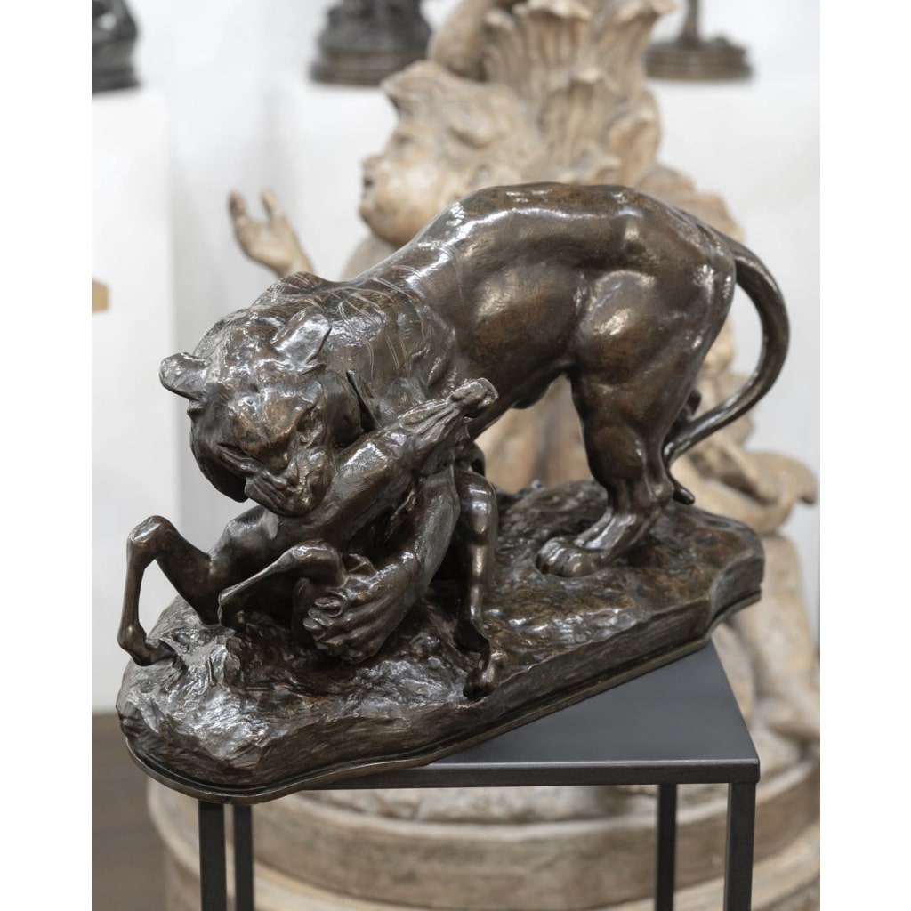 Sculpture – Tigre Surprenant Une Antilope , Antoine – Louis Barye , F.Barbedienne – Bronze 3 Sculpture – Tigre Surprenant Une Antilope , Antoine – Louis Barye , F.Barbedienne – Bronze 3