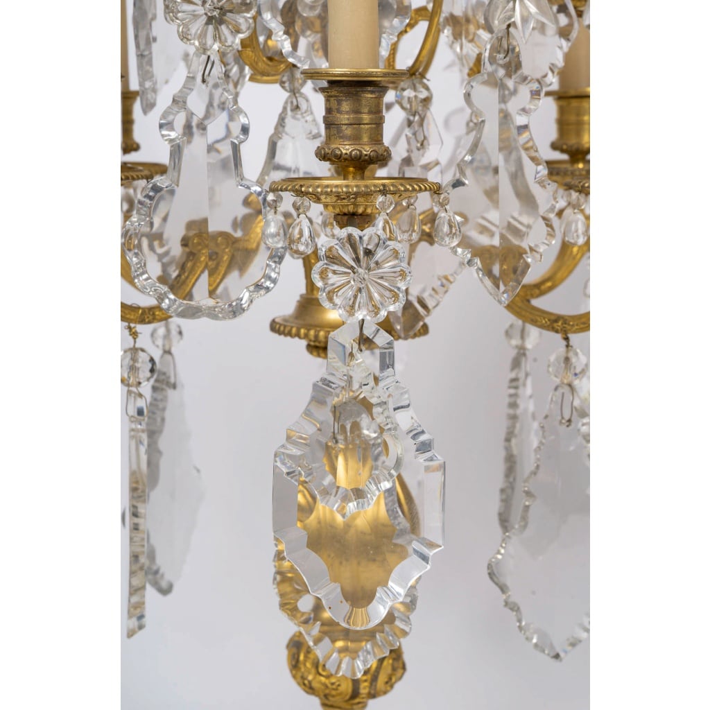 Paire de larges girandoles de style Louis XIV en bronze doré et cristal, vers 1800-1830 6