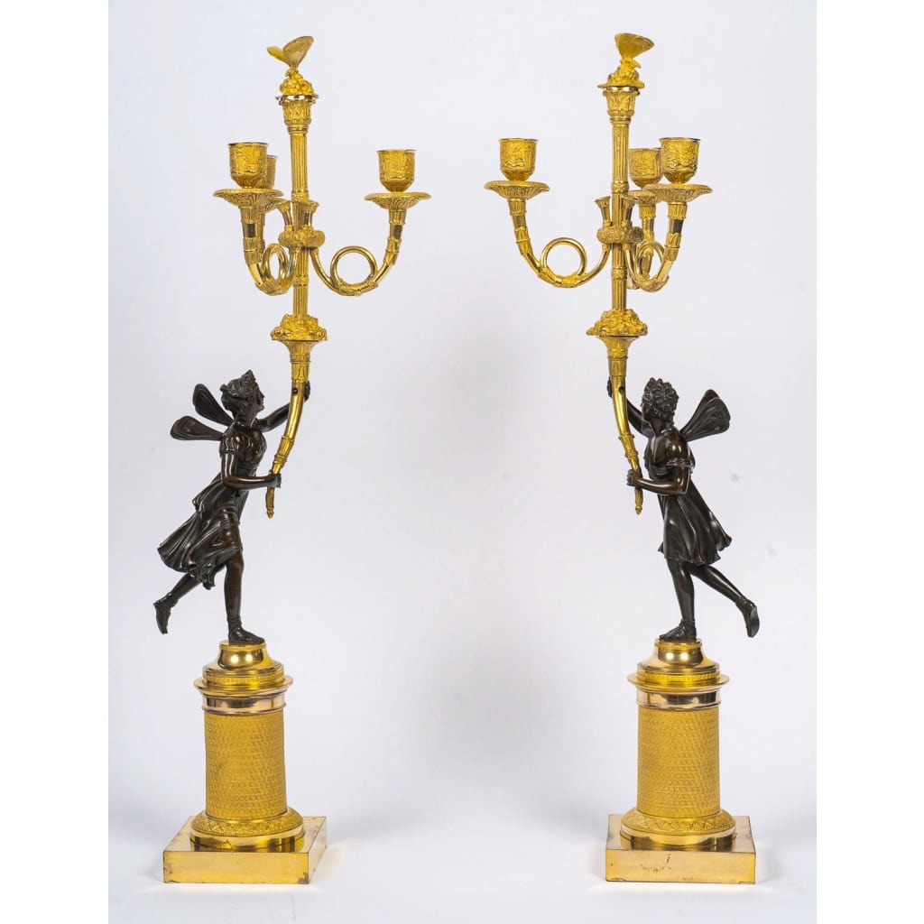 Paire de candélabres en bronze à décor de Figures à l’Antiques, époque Empire vers 1805-1810 3 Paire de candélabres en bronze à décor de Figures à l’Antiques, époque Empire vers 1805-1810 3
